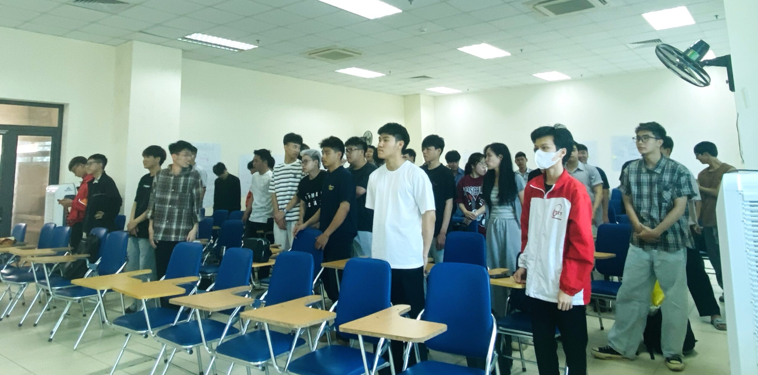PTITers nâng cao kỹ năng giao tiếp và trình bày qua chương trình ngoại khóa tại Hòa Lạc