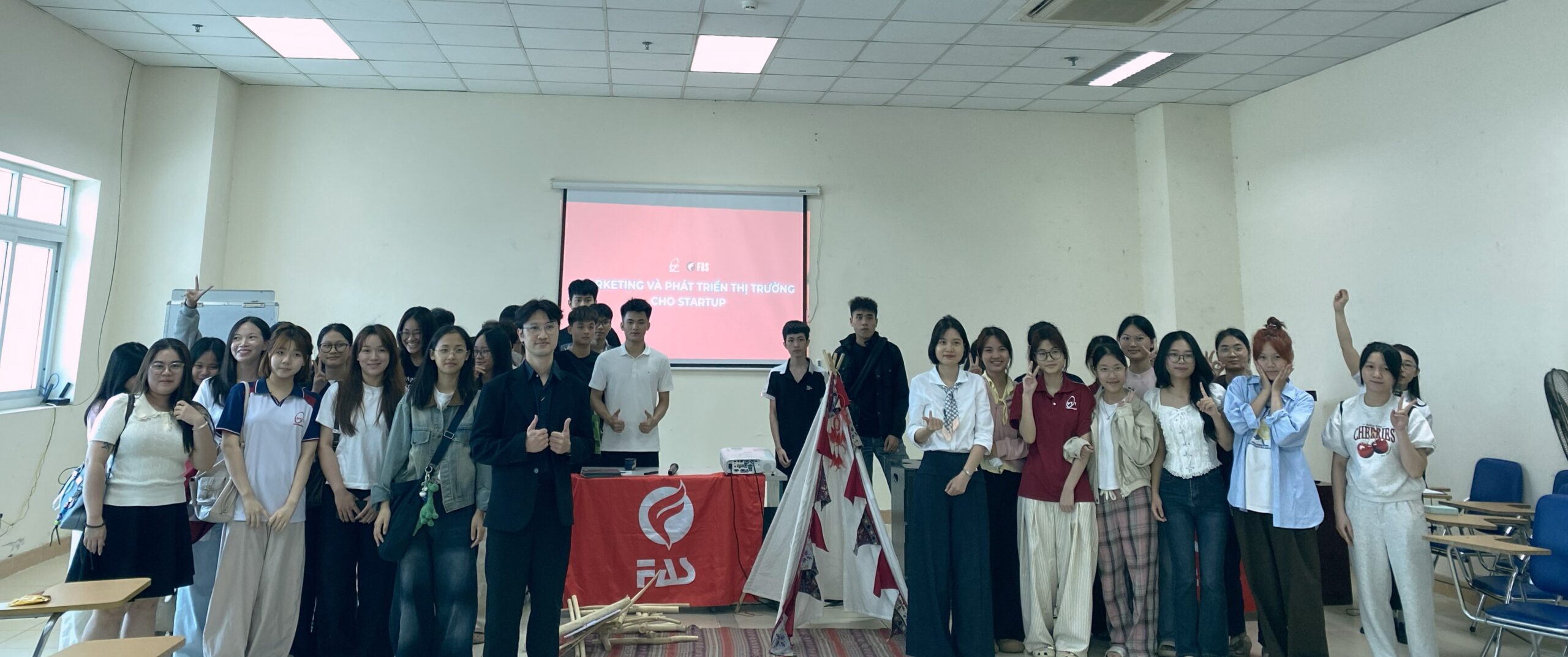 PTIT TỔ CHỨC TUẦN HỌC NGOẠI KHÓA VỀ KHỞI NGHIỆP TINH GỌN VÀ MARKETING CHO STARTUP