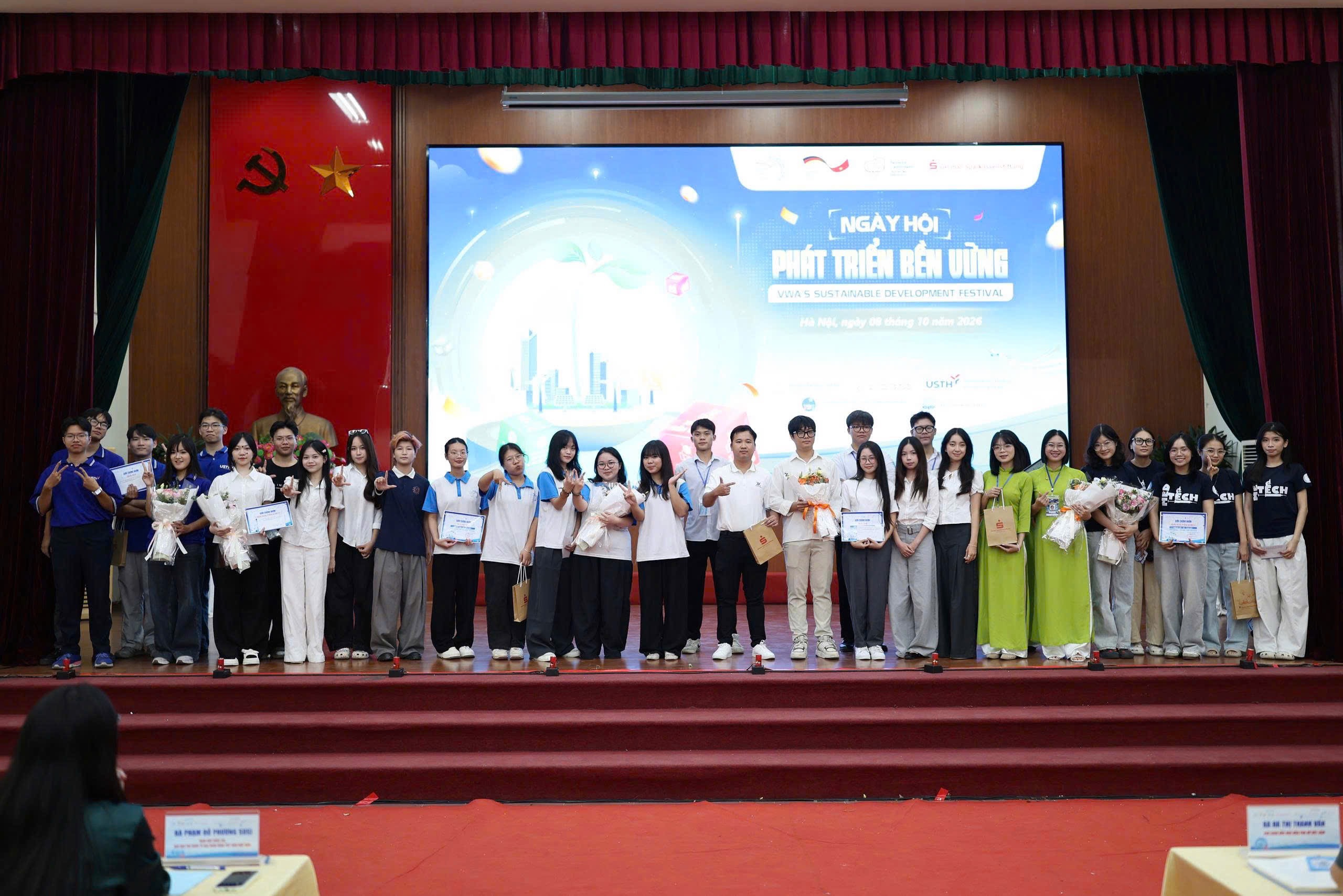 SINH VIÊN PTIT XUẤT SẮC GIÀNH 3 GIẢI THƯỞNG TẠI VWA 2026